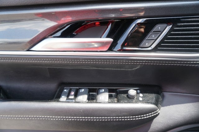 2023 Jeep Wagoneer Base