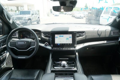 2023 Jeep Wagoneer Base