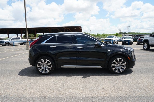 2022 Cadillac XT4 FWD Premium Luxury