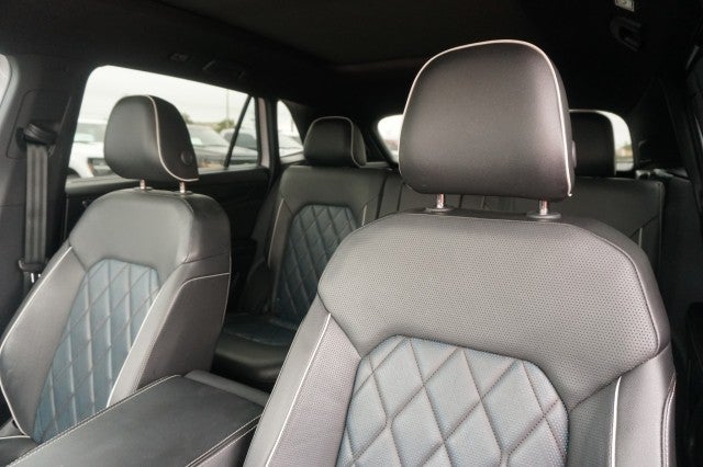 2024 Volkswagen Atlas Cross Sport 2.0T SEL Premium R-Line