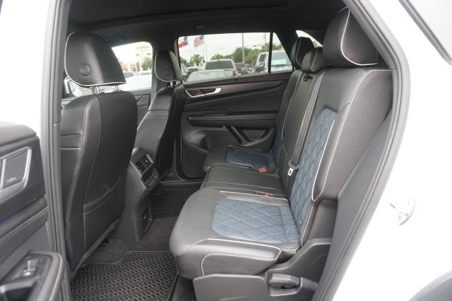 2024 Volkswagen Atlas Cross Sport 2.0T SEL Premium R-Line