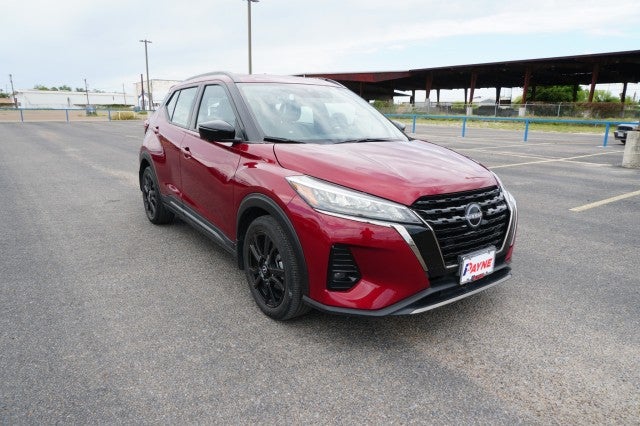 2023 Nissan Kicks SR