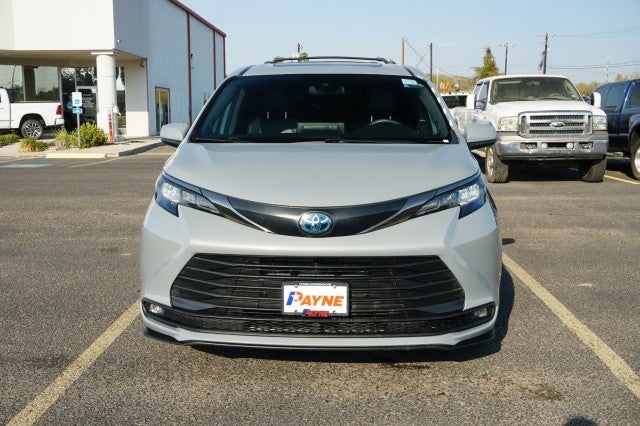 2022 Toyota Sienna XLE Woodland Edition