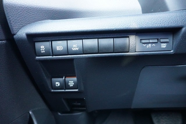 2022 Toyota Sienna XLE Woodland Edition