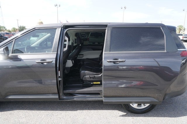2023 Kia Carnival LX