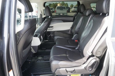 2023 Kia Carnival LX