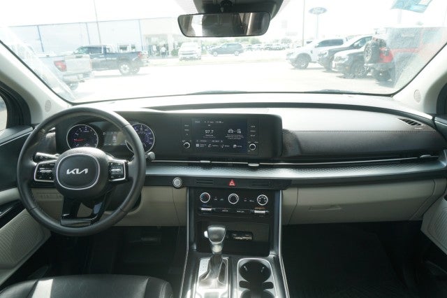 2023 Kia Carnival LX