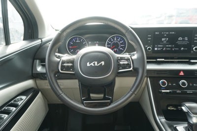 2023 Kia Carnival LX