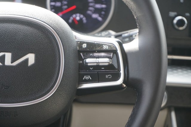 2023 Kia Carnival LX