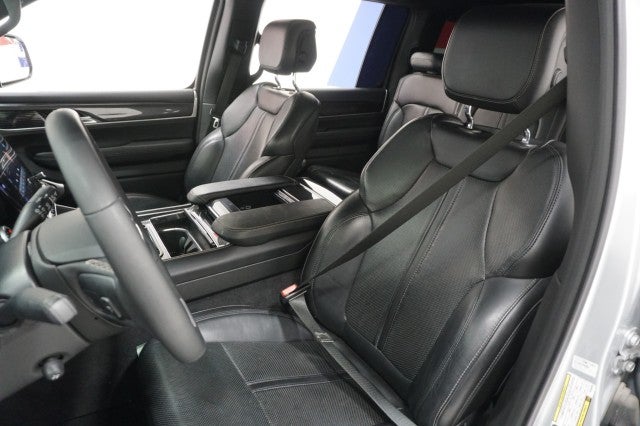 2024 Jeep Wagoneer Base