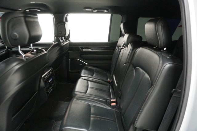 2024 Jeep Wagoneer Base