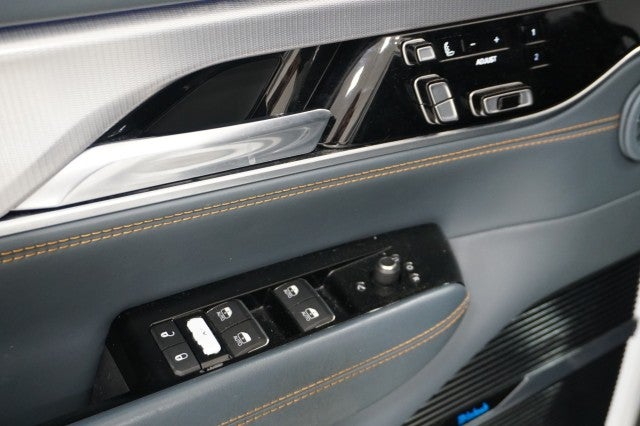 2022 Jeep Grand Wagoneer Series III