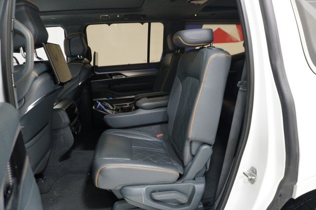 2022 Jeep Grand Wagoneer Series III
