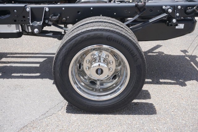 2025 Ford Super Duty F-550 DRW XL