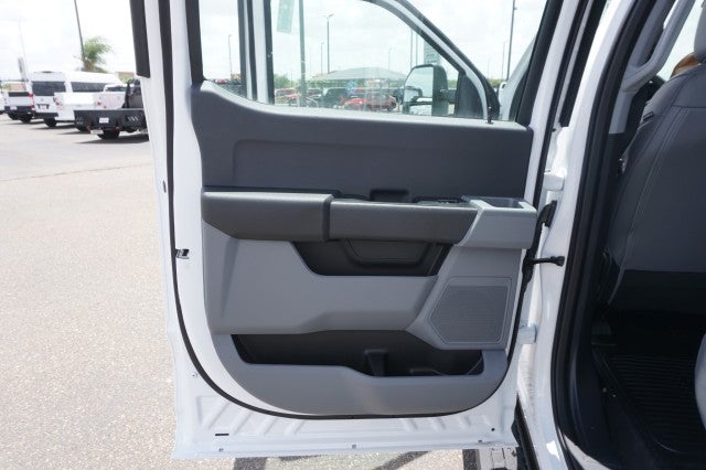 2025 Ford Super Duty F-550 DRW XL