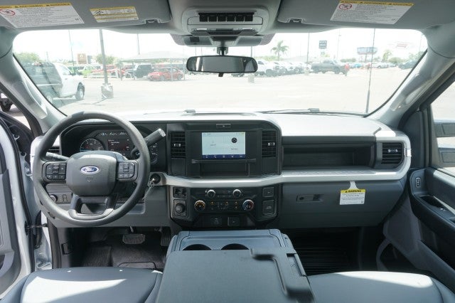 2025 Ford Super Duty F-550 DRW XL