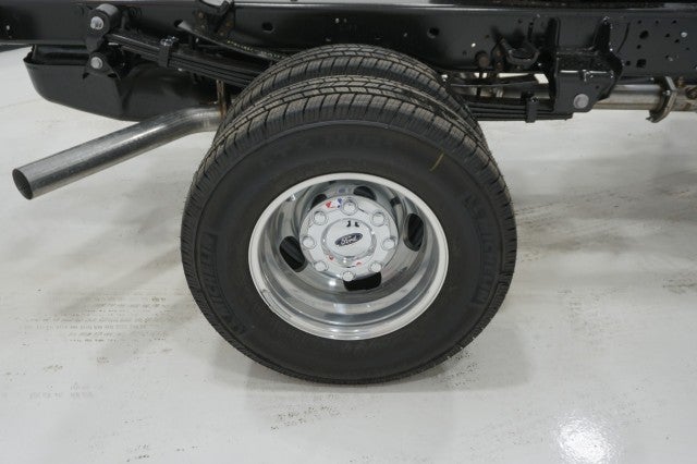 2025 Ford Super Duty F-350 DRW XL