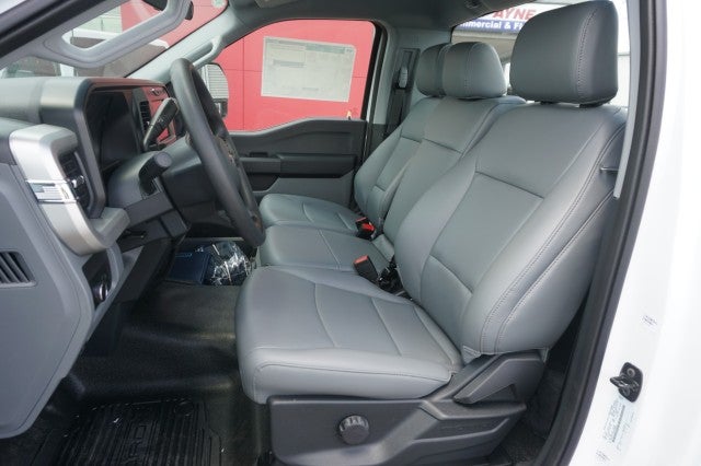 2025 Ford Super Duty F-600 DRW XL