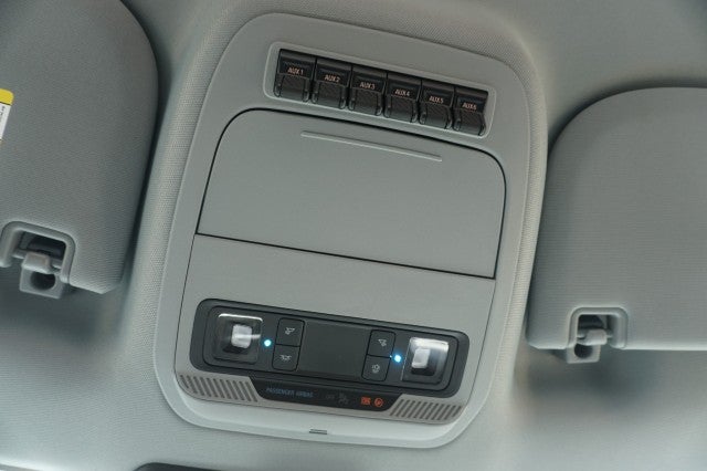 2025 Ford Super Duty F-600 DRW XL