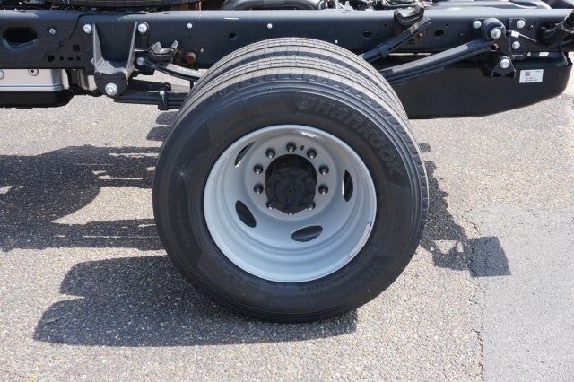 2025 Ford Super Duty F-600 DRW XL