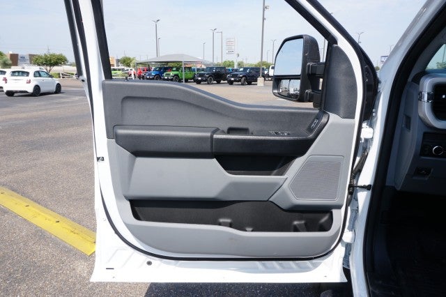 2025 Ford Super Duty F-600 DRW XL