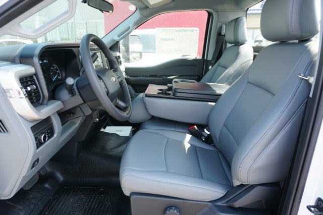 2025 Ford Super Duty F-600 DRW XL