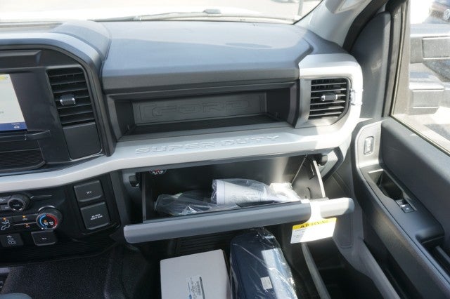 2025 Ford Super Duty F-600 DRW XL