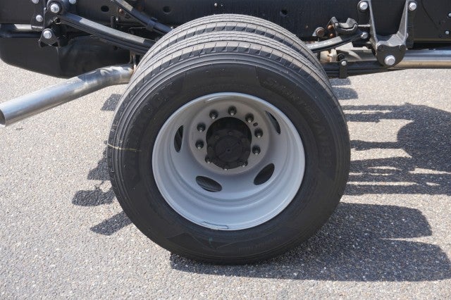 2025 Ford Super Duty F-600 DRW XL