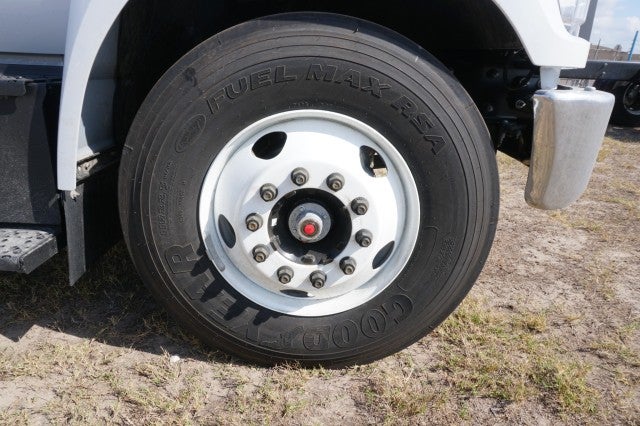 2027 Ford F-650 Straight Frame Base