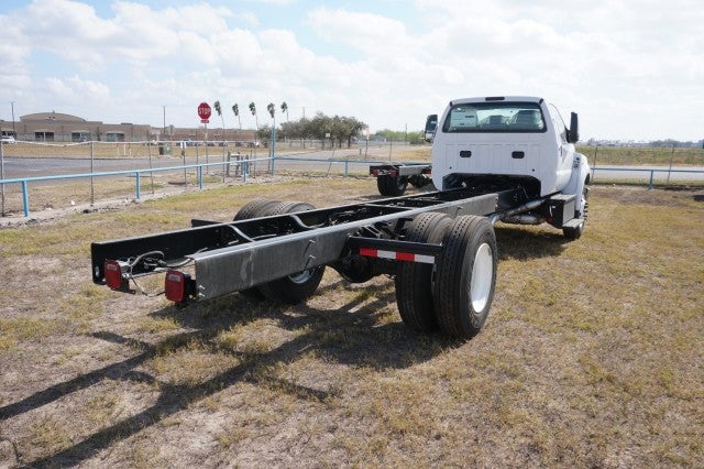 2027 Ford F-650 Straight Frame Base