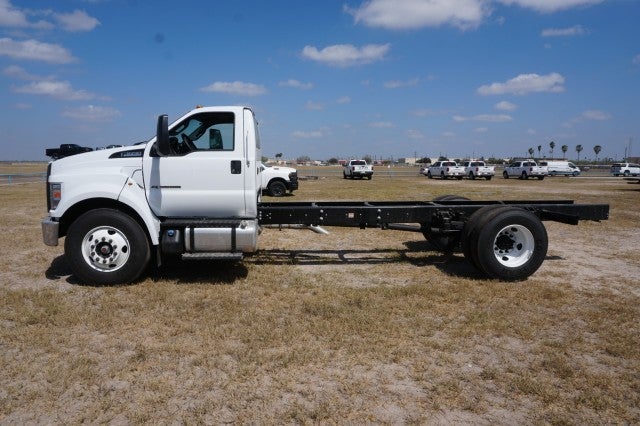 2027 Ford F-650 Straight Frame Base