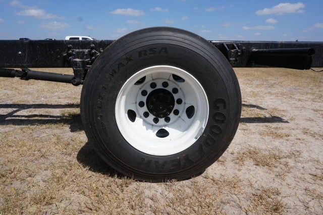 2027 Ford F-650 Straight Frame Base