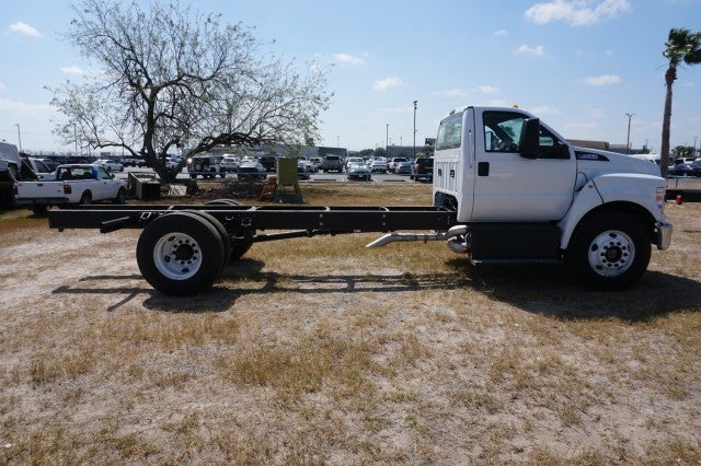 2027 Ford F-650 Straight Frame Base