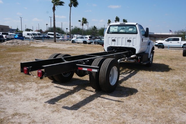 2027 Ford F-650 Straight Frame Base
