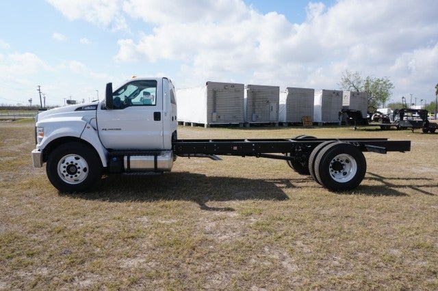 2027 Ford F-650 Straight Frame Base