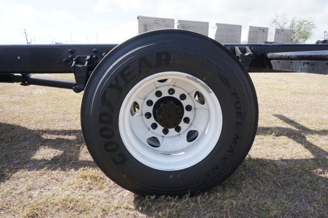 2027 Ford F-650 Straight Frame Base