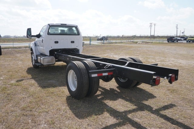 2027 Ford F-650 Straight Frame Base