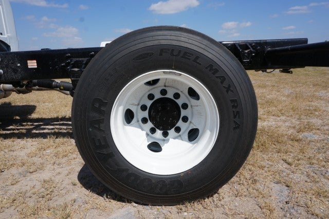 2027 Ford F-650 Straight Frame Base