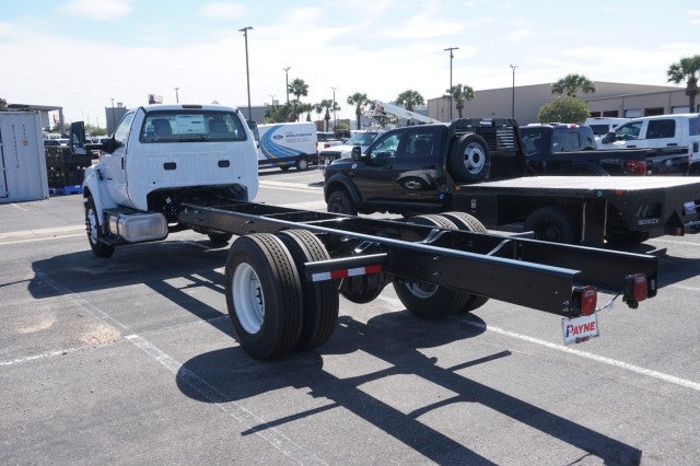 2027 Ford F-750 Straight Frame Base