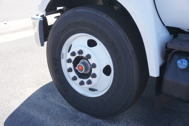 2027 Ford F-750 Straight Frame Base