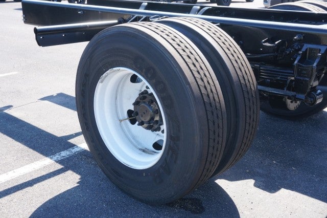 2027 Ford F-750 Straight Frame Base