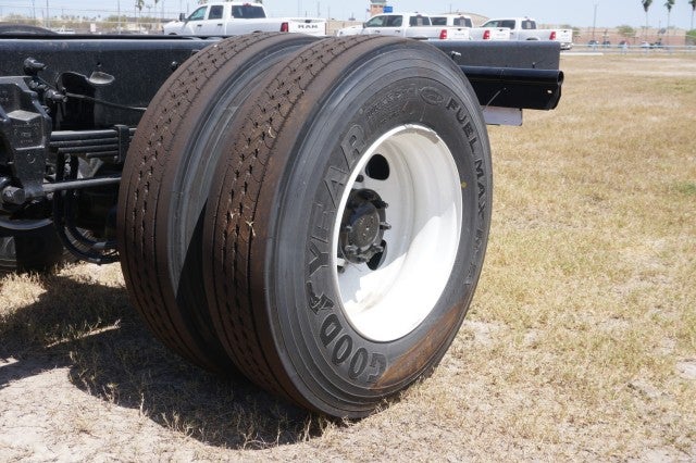 2027 Ford F-750 Straight Frame Base