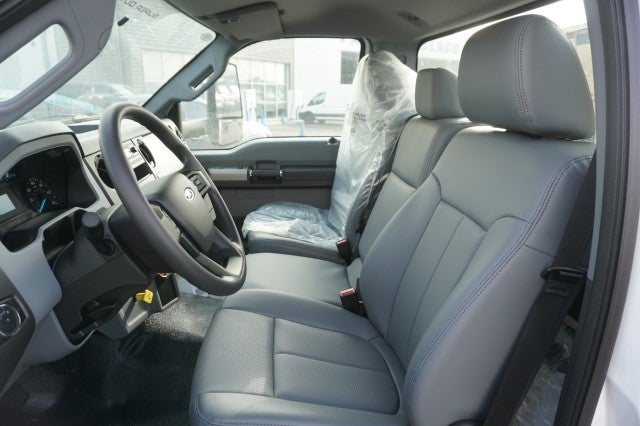 2027 Ford F-750 Straight Frame Base