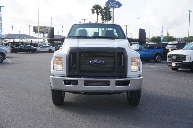 2027 Ford F-750 Straight Frame Base