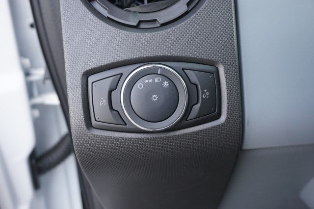 2027 Ford F-750 Straight Frame Base