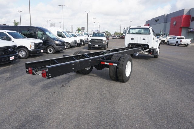 2027 Ford F-750 Straight Frame Base