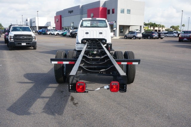 2027 Ford F-750 Straight Frame Base