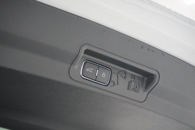 2027 Ford Explorer Active w/200A Pkg
