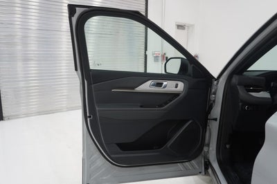 2027 Ford Explorer Active w/200A Pkg