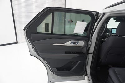 2027 Ford Explorer Active w/200A Pkg
